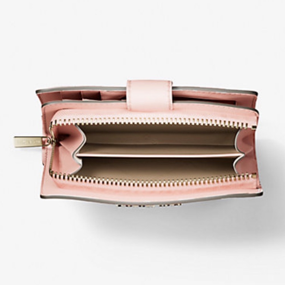 Michael Kors Jet Set Medium Floral Print Bi-Fold Wallet
POWDER BLUSH
NWT - Picture 4 of 16